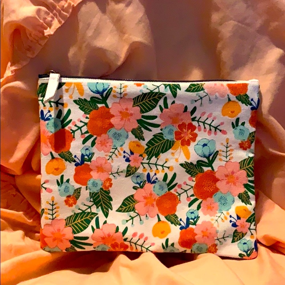 Beautiful Olive and Hill cosmetic bag!